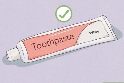 How to Apply Toothpaste on Pimples