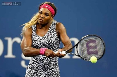 Serena Williams beats Ana Ivanovic in WTA Finals opener