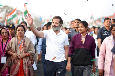 Ex-Minister Tied Rahul's Shoe Lace, Claims BJP's Amit Malviya; Cong Leaders Hit Back