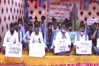 NEET JEE Exams: NSUI Activists Stage Hunger Strike in Bengaluru Demanding Postponement Due to Covid-19