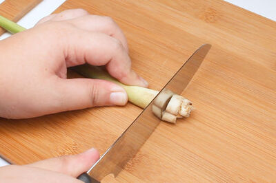 How to Cut Lemongrass