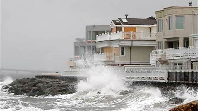 Hurricane Sandy approaches, US East Coast grinds to a halt