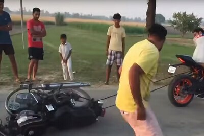 KTM RC390 Takes on Royal Enfield Standard 350 in a Tug-of-War [Video]