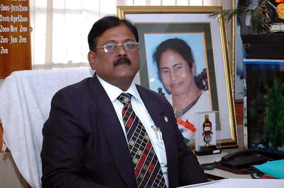 Facing Students' Protest, West Bengal Minister Describes Them as 'Dogs'