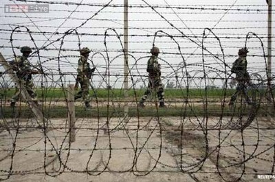 BSF security personnel gun down Pakistani intruder in Kashmir