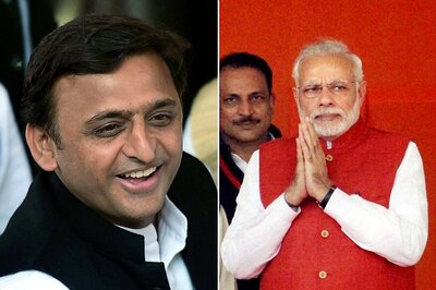 Why Modi Waiting For UP Polls to Waive Farmers' Loans? Asks Akhilesh