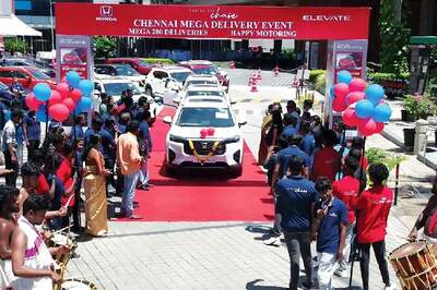 Honda Achieves a Milestone, Delivers 200+ Elevate SUVs in Chennai in a Single Day