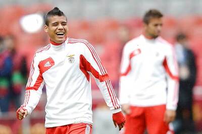 Liverpool agree season loan deal for Benfica's Melgarejo