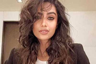 Actress Meenakshi Chaudhary's T-shirt With Blazer Look Cool For The Summer