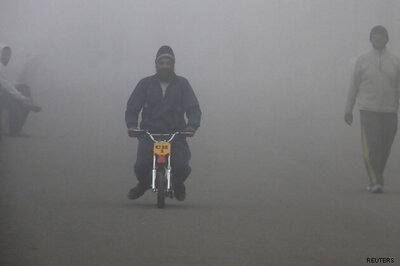 Delhi: Flights affected at IGI as fog returns