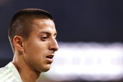 'Unbelievable What Happened': Chivas Winger Roberto Alvarado’s Firework Prank Backfires as Media Walks Out in Protest