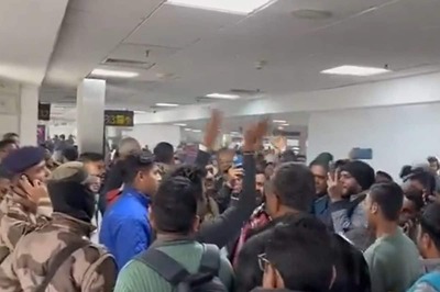 'Bandh Karo, Bandh Karo': Flyers Protest Inside Delhi Airport After IndiGo Cancels Deogarh Flight | Video