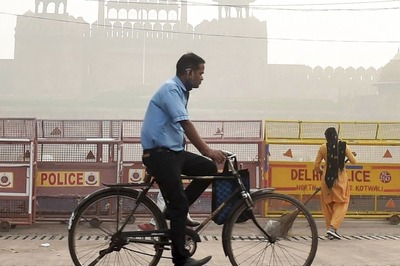 Delhi's Air Quality Remains in 'Very Poor' Category; Centre to Hold Emergency Meet Today