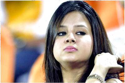 Dhoni’s Wife Sakshi Applies for Gun Licence, Cites ‘Threat to Life’: Report