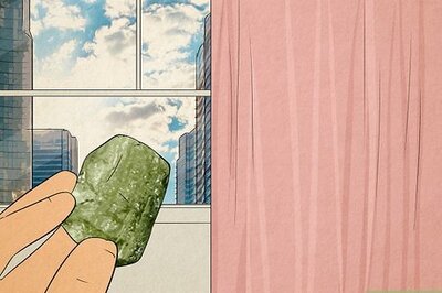 How to Use Moldavite