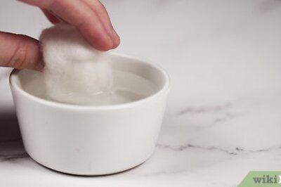 How to Clean an Eyelash Curler