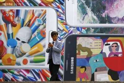 Samsung sells 89 million smartphones in first quarter, but loses market share to Chinese rivals