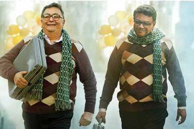 Sharmaji Namkeen Review: Rishi Kapoor and Paresh Rawal Brilliantly Blend Into One Character in This Novel Experiment