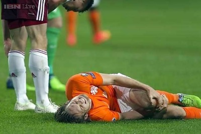 Injured Daley Blind faces long spell out: Louis van Gaal