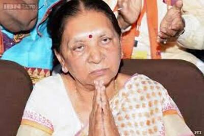 Gujarat CM Anandiben Patel inaugurates mobile-museum on Mahatma Gandhi at Porbandar
