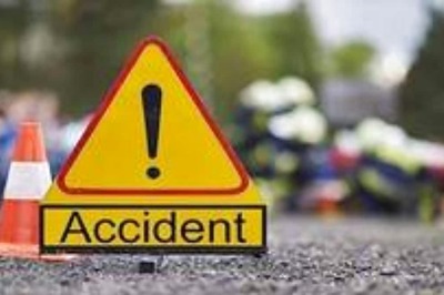 1 Person Killed, 7 Injured as Bus Hits Trailer Truck on Mumbai-Pune Expressway