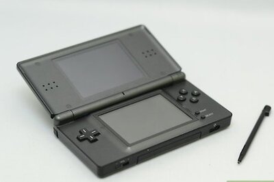 How to Use Pictochat on a Nintendo Ds Lite