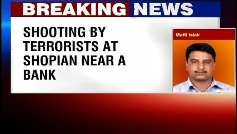 J&K: Terrorists open fire at a police officer in Shopian district
