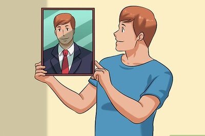 How to Arrange Pictures on a Wall