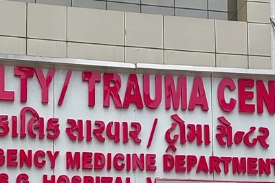 Video Shows Ants Crawling on Paralysed Covid-19 Patient's Face in Gujarat Hospital