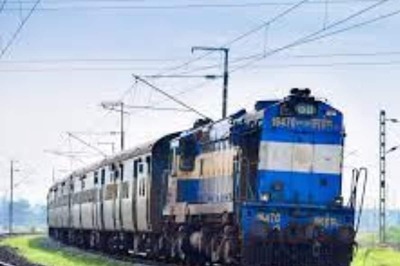 Goa Express Leaves 45 Passengers Behind After Arriving 90 Minutes Early at Manmad, Departing in Five Minutes