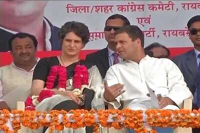 Priyanka Hits Campaign Trail, Woos Women Voters in Raebareli