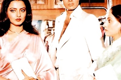 40 Years of Silsila: Yash Chopra Signed Jaya-Rekha On Amitabh's Recommendation