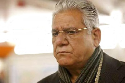 Pakistani Artistes Come Here on Visa, not Illegally: Om Puri