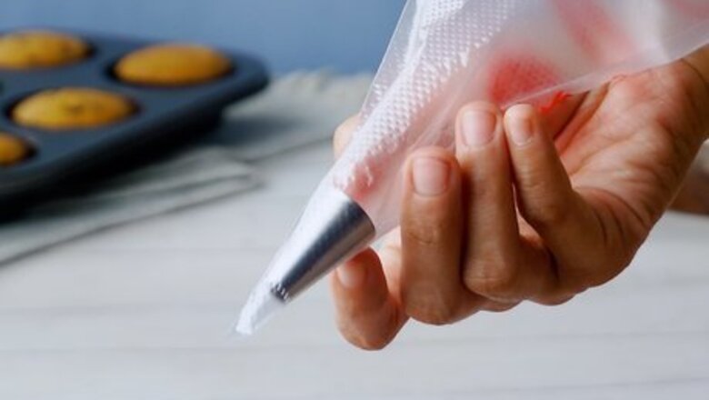 How to Swirl Multiple Frostings for Cupcakes