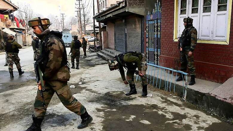 Restrictions Imposed in Parts of Srinagar Ahead of Separatists' Strike