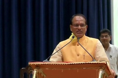 Shivraj Singh Chouhan Takes Oath as MP CM for the Fourth Time, Says First Priority to Fight Coronavirus