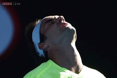 Roger Federer out of Australian Open, beaten by Andreas Seppi