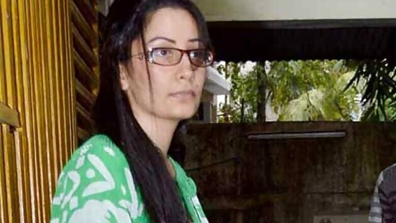 Maanayata Dutt supports Trishala's hair extension line