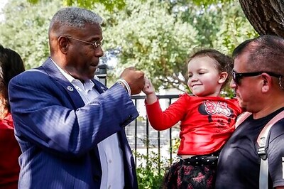 GOP Activists Continue Virus Backlash With Abbott Protest