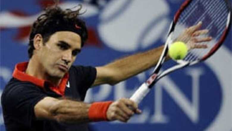 Federer fined for outburst on chair umpire