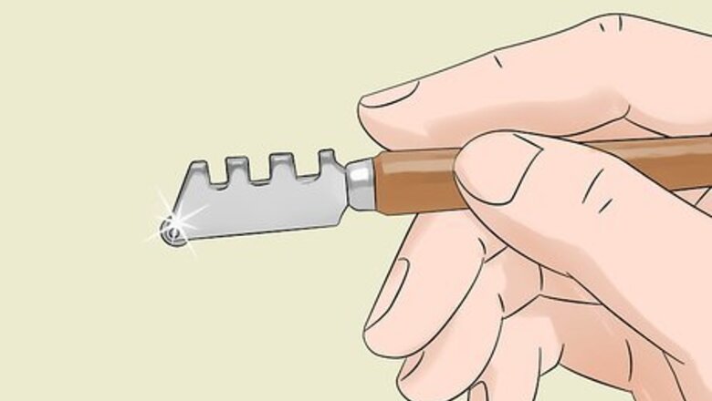 How to Cut Glass for a Custom Picture Frame