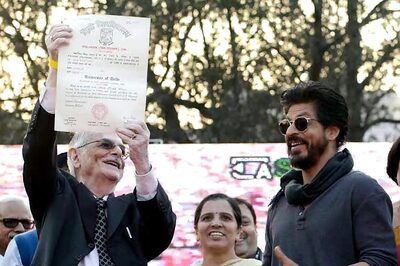 Shah Rukh Khan gets his college degree after 28 years