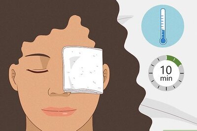 How to Treat a Swollen Eyelid Fast: 12 Top Remedies & Treatments