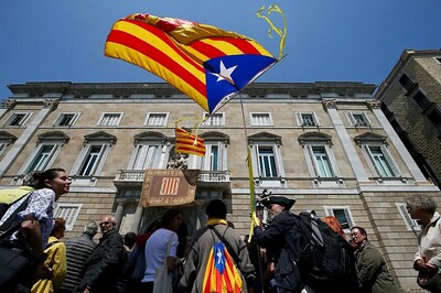 Spain Lifts Financial Controls on Catalonia, Rules Out Referendum