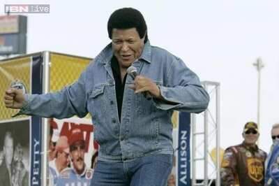 Singer Chubby Checker, HP settle lawsuit over penis-measuring app