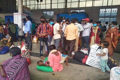Hundreds Gather at Bengaluru Depot After Govt Nod for Inter-district Travel, Social Distancing Takes a Hit
