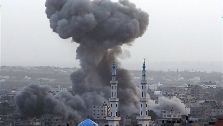 Lull in Gaza rocket fire, Israel keeps up strikes