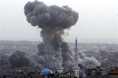 Lull in Gaza rocket fire, Israel keeps up strikes