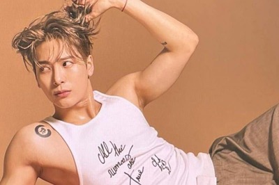 Lollapalooza: Jackson Wang Mobbed as He Arrives in India, Hugs Fan; Ahgases Say 'His Safety...'