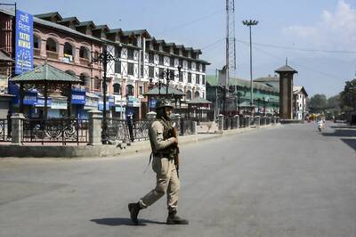 Shops in Srinagar Open in Morning Hours, Normal Life Remains Disrupted in Valley